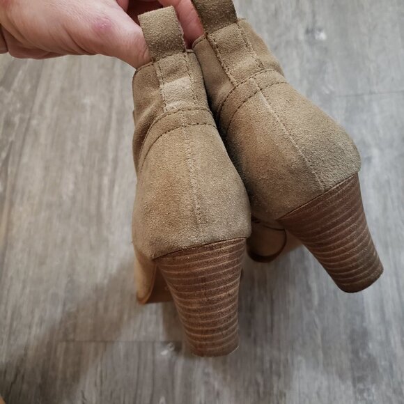 Pegabo Genuine Suede Leather Ankle Booties Sz 9 Sand - Picture 4 of 8